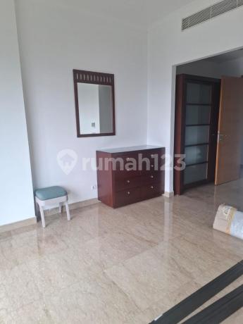 Apartment Senayan Residence 5 BR Bagus Furnished