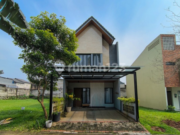 Rumah Bagus 2 Lantai di Discovery, Tangerang Selatan