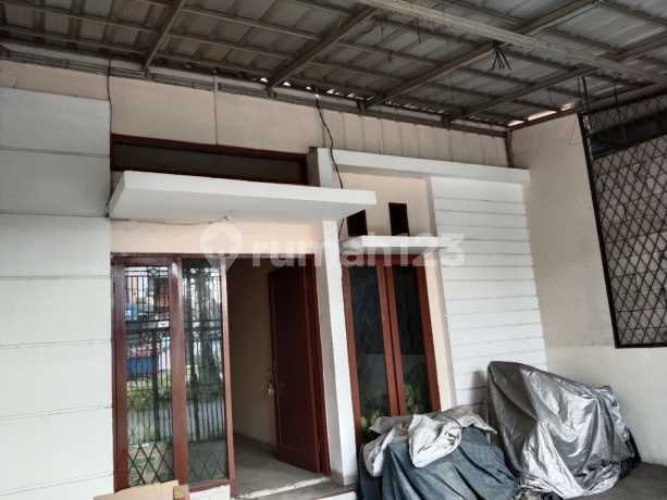 Dijual Rumah Villa Grand Tomang Tangerang