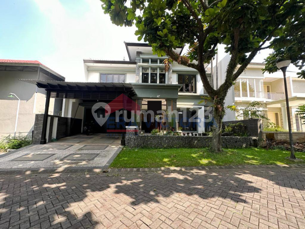 Rumah Mewah di Riverside Royal Regency Dekat Sekolah Bina Bangsa dan Tol Karanglo 