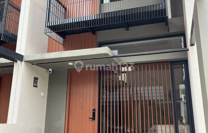 Rumah Minimalis Fleekhauz Bsd, Posisi Nyaman Di Hook