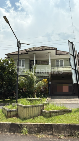 Peak Dieng 2-Story House Malang City