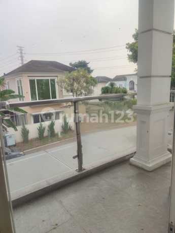 Rumah Cantik Hunian Nyaman Strategis di Rolling Hills Karawaci Rumah Cantik Hunian Nyaman Strategis di Rolling Hills Karawaci