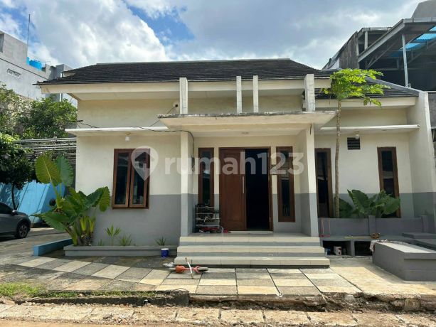 Di Jual Rumah Bagus Halaman Luas Ciledug Indah Tangerang