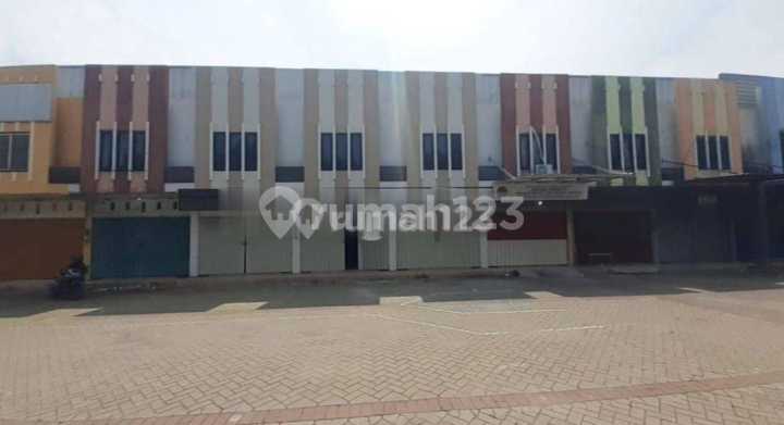 For Sale: 2 Adjacent Shophouses with Connecting Door in Bumi Papan Selaras Building, Sidoarjo For Sale: 2 Adjacent Shophouses with Connecting Door in Bumi Papan Selaras Building, Sidoarjo