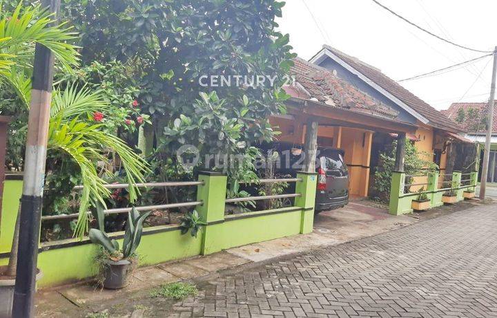Hunian Bagus Hook Bumi Rakata Asri Ada Teras Belakang