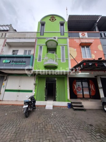 Ruko 3 Lantai Siap Huni di Villa Pekayon Bekasi 