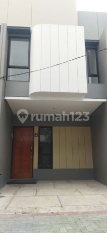 Rumah Baru Strategis Dekat Mako Brimob Kelapa Dua Cimanggis Depok