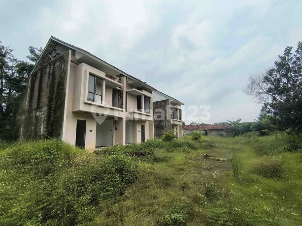 Comfortable and Serene Townhouse at Casa De Arana, Bogor Regency