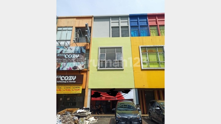 For Sale 3-Story Shophouse 5x16 Ready to Use Facing Boulevard Road Serpong For Sale 3-Story Shophouse 5x16 Ready to Use Facing Boulevard Road Serpong