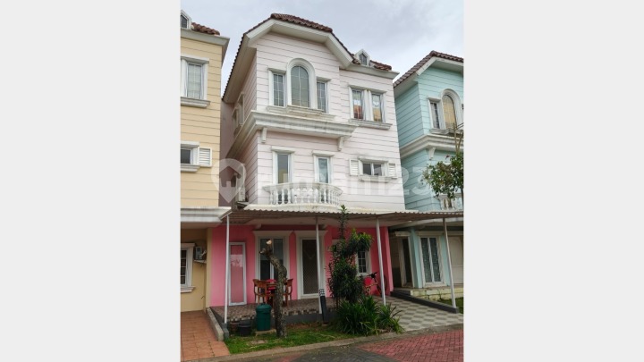 Dijual Rumah 3 LT 8X7,5 Semi Furnished Cluster Montana Village