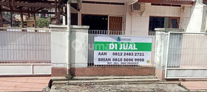 Dijual Rumah  2 lantai Hook  Perumahan Arlin Indah. Duren sawit, Jakarta Timur 