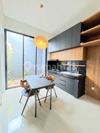 Dijual Rumah Modern Semi Furnished di wilayah Prestise Discovery Bintaro 