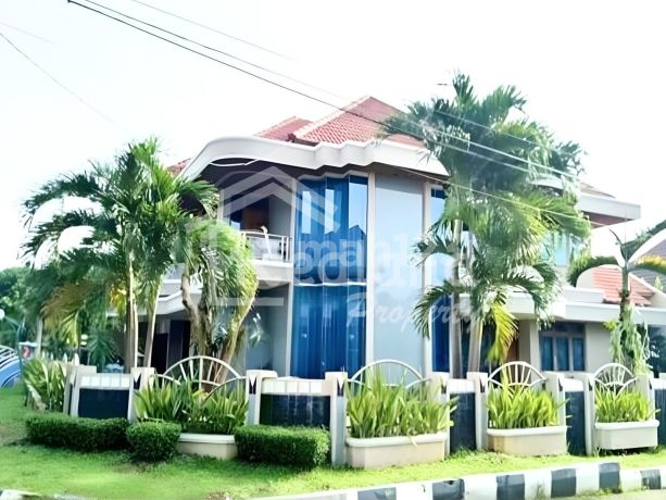 House in Srondol Bumi Indah Housing Estate, Banyumanik, Semarang (De 8542) House in Srondol Bumi Indah Housing Estate, Banyumanik, Semarang (De 8542)