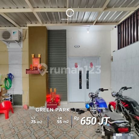 For Sale Semi Furnished Minimalist Villa in Green Park Complex