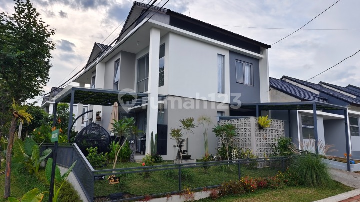 Dijual Rumah Mewah 2 Lantai, Full Furnish Siap Huni, Smarthome - Modern, SHM, Bandung Timur