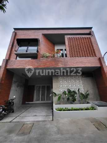 Rumah Modern Minimalis 3 Kamar Bonus Kolam Koi