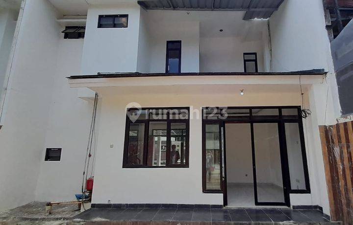 Rumah Bagus Di Boulevard Banjaran Village Cilangkap Depok