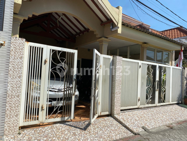 Sell 2-Storey Ready-to-Occupy House in Sidoarjo City Sell 2-Storey Ready-to-Occupy House in Sidoarjo City