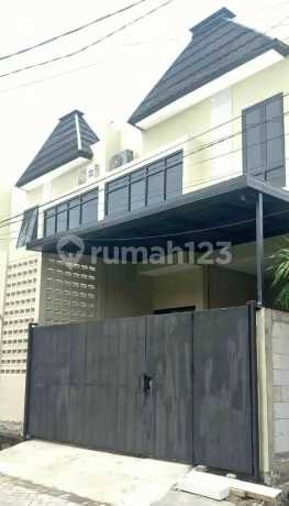 Jual Rumah 2 Lantai Siap Huni Semi Furnished