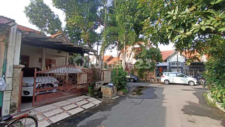 Dijual Rumah Hook Wisma Medokan Rungkut Siap Huni