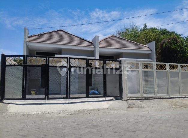 Jual Rumah Baru Gres Siap Huni Semi Furnished Jual Rumah Baru Gres Siap Huni Semi Furnished