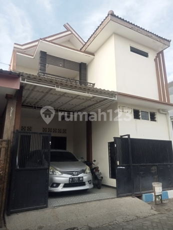 Jual Cepat Rumah Terawat Siap Huni 2Lantai Jual Cepat Rumah Terawat Siap Huni 2Lantai