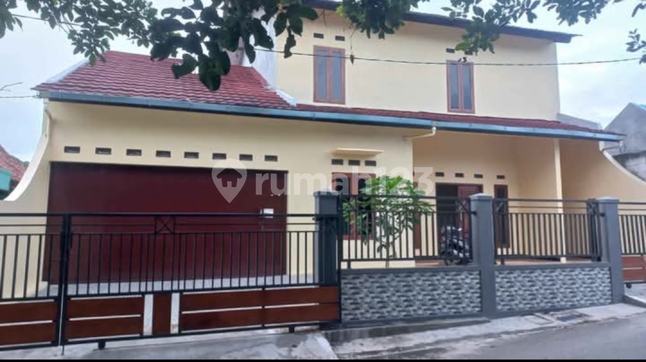 Disewakan Rumah 2 Lantai Cocok untuk Kantor Disewakan Rumah 2 Lantai Cocok untuk Kantor