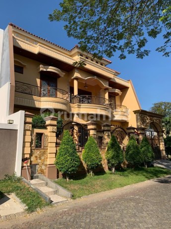 Dijual Rumah Sangat Terawat Villa Royal Pakuwon City Surabaya