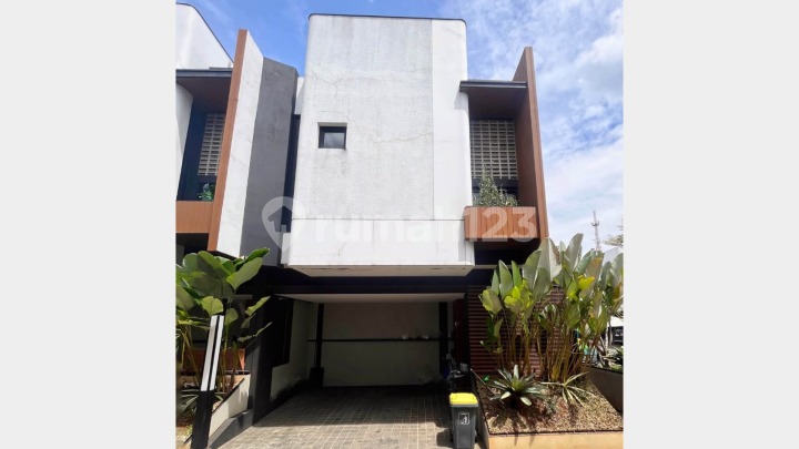 Dijual Rumah Nyaman 2 Lantai di Favoury House (Dekat Taman Tekno Bsd)