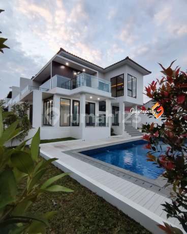 Ready-to-occupy house near toll road in Cipete Cilandak, South Jakarta