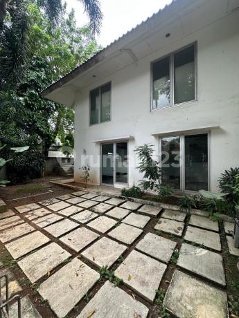 Rumah dijual cepat dalam komplek senopati kebayoran baru