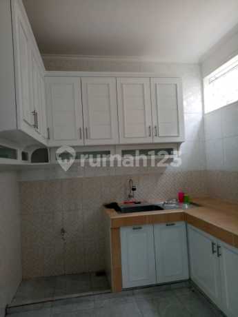 Dijual Rumah 2 Lantai Bagus di Taman Kopo Melati, Bandung