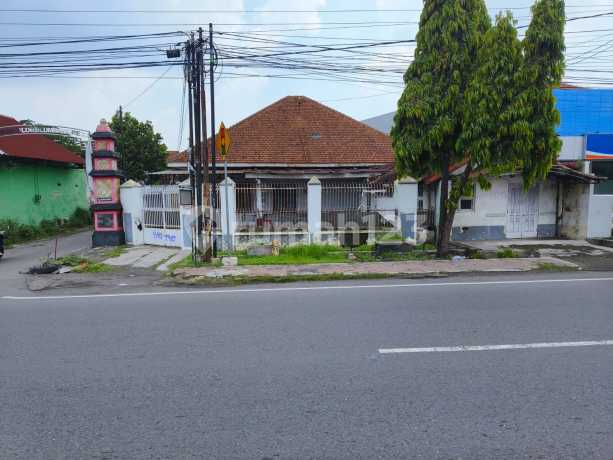 Old house for sale, suitable for investment. Old house for sale, suitable for investment.