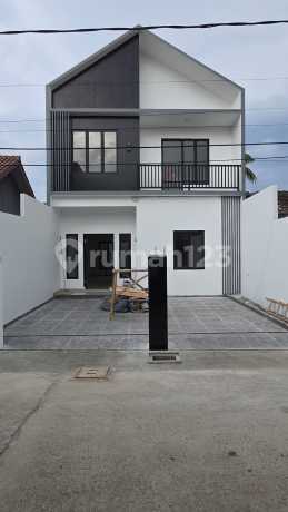Rumah Bagus 2 Lantai SHM Bumi Puspitek Asri Sektor 5a Tangerang