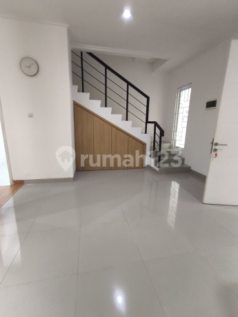 Puri Beta 2 House Near Transjakarta