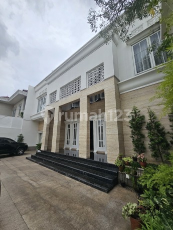 Rumah 2 Lantai di Kemang Jakarta Selatan