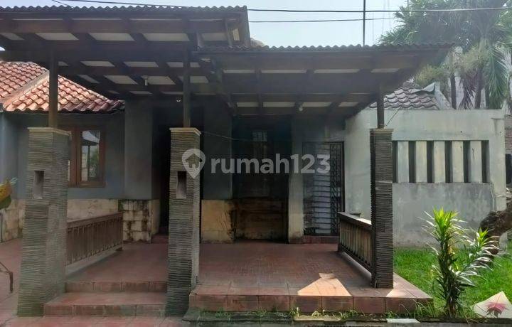 Rumah Bagus Lokasi Strategis Hook Taman Ubud Asri Lippo Karawaci.