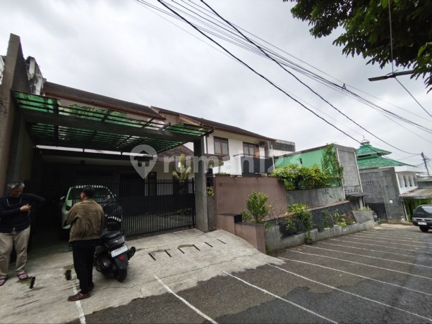 Rumah Luas Dan Asri Dalam Komplek Dosen Unpad Cigadung 