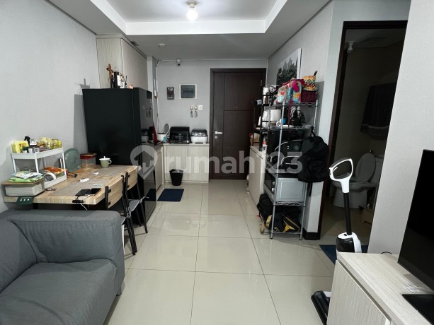 Apartment 2 BR Semi Furnished di Sky Terrace Daan Mogot