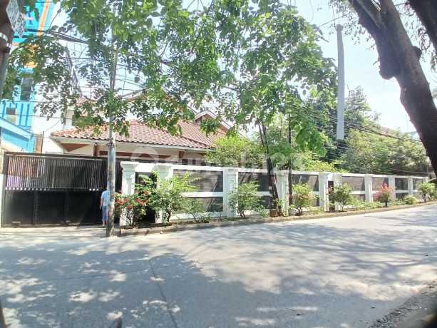 Rumah + Paviliun di Faisal Raya