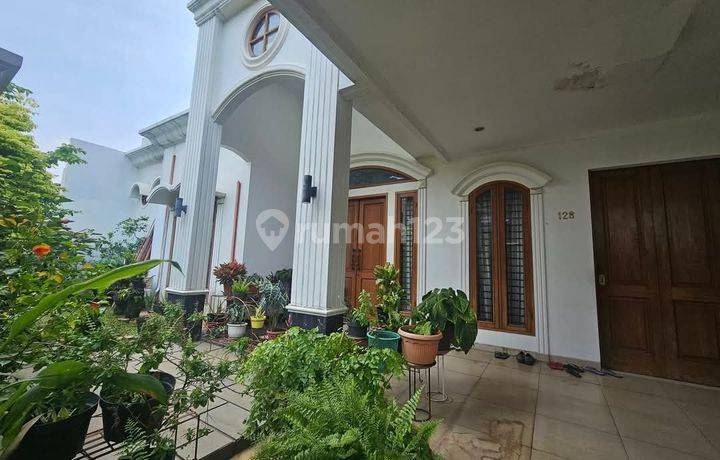 Rumah American Classic Bagus Di Blok A , Cinere