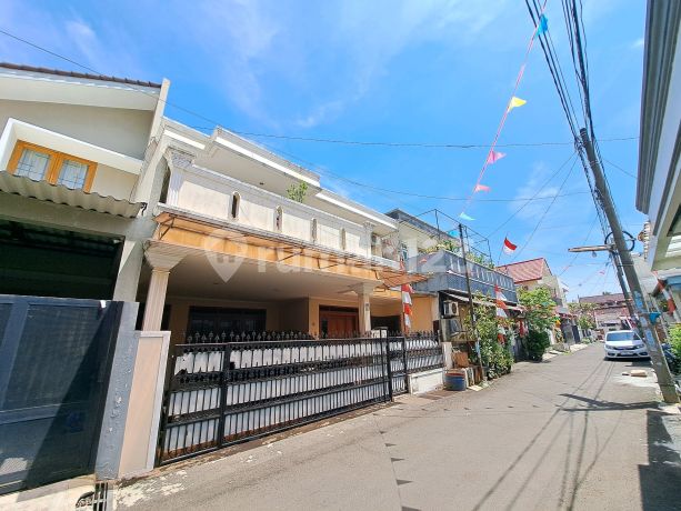 Sturdy House 4 Km to Lebakbulus MRT in Harperindo Housing, Ciputat.