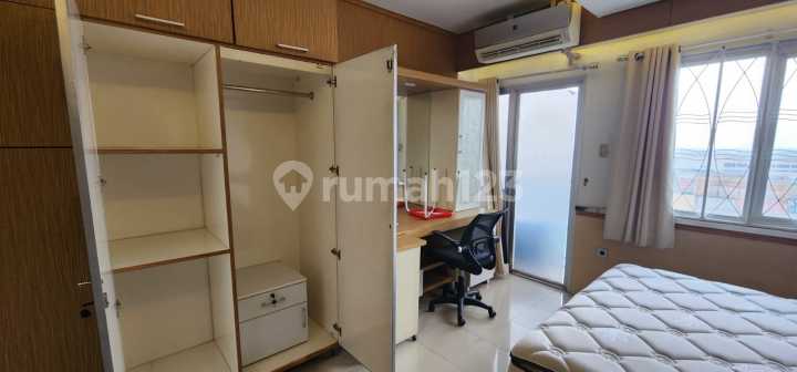 Full Furnished Apartemen Park View Detos Belakang Ui