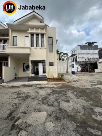Dijual Rumah Hook 2 Lantai Bagus dan Terawat perum Griya Panorama Estate Dijual Rumah Hook 2 Lantai Bagus dan Terawat perum Griya Panorama Estate