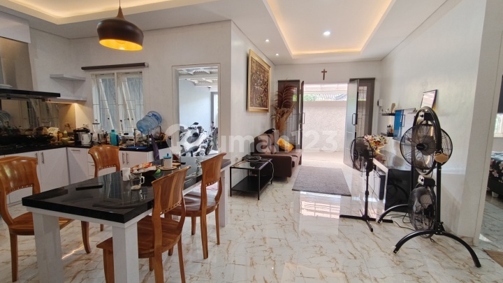 Rumah Cantik Siap Huni - Taman Mulia, Jimbaran Lokasi Strategis, Lingkungan Nyaman, dan Kondisi Rumah Sangat Terawat! Cocok untuk Keluarga Maupun Investasi.jualsewa Rumahjalan Cempaka Jimbaran Badung - Badung Rumah Cantik Siap Huni - Taman Mulia, Jimbaran Lokasi Strategis, Lingkungan Nyaman, dan Kondisi Rumah Sangat Terawat! Cocok untuk Keluarga Maupun Investasi.jualsewa Rumahjalan Cempaka Jimbaran Badung - Badung