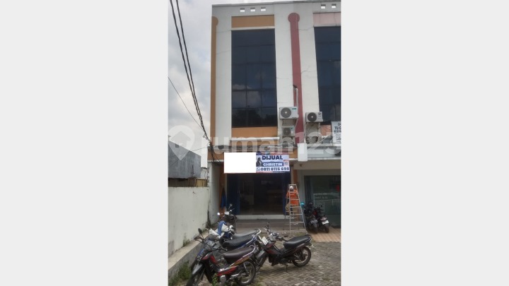 For Sale, 3-Story Strategic Shop House in Wiyung, West Surabaya For Sale, 3-Story Strategic Shop House in Wiyung, West Surabaya