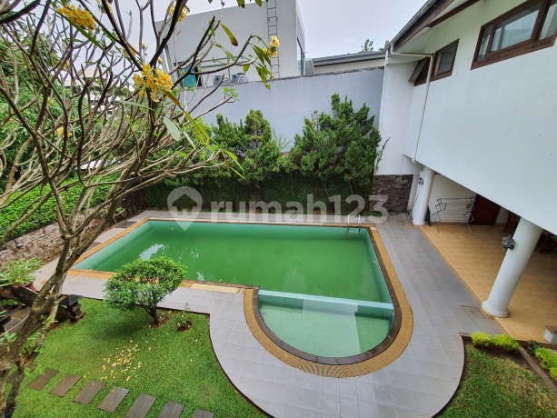 Rumah 2 Lantai Hoek di Teras Golf Bukit Golf BSD, Tangerang Selatan