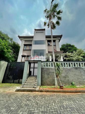 *MINIMALIST MODERN HOUSE IN VILLA CINERE MAS COMPLEX*