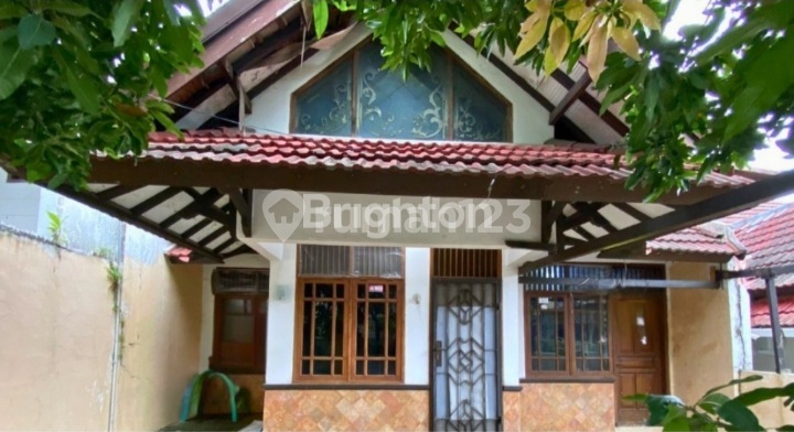 Rumah Villa Aster 2 Full Furnish Banyumanik Semarang Jawa Tengah Strategis Bebas Banjir